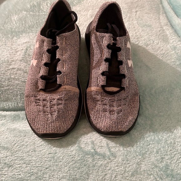Under Armour Women's Gray Athletic Shoes - Picture 3 of 8